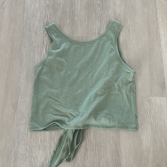 Soli Tie Front Top - Picture 3 of 3